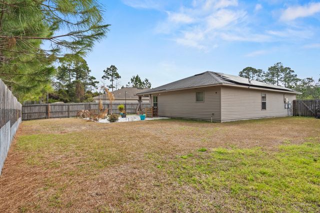 8434 Island Drive, Navarre, FL 32566