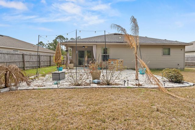 8434 Island Drive, Navarre, FL 32566