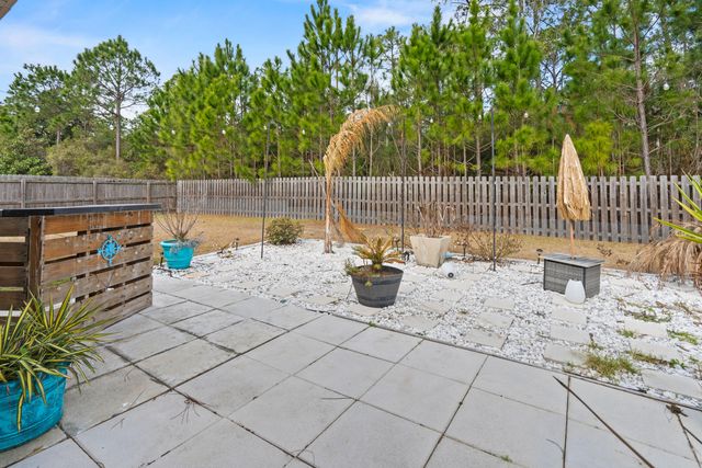 8434 Island Drive, Navarre, FL 32566