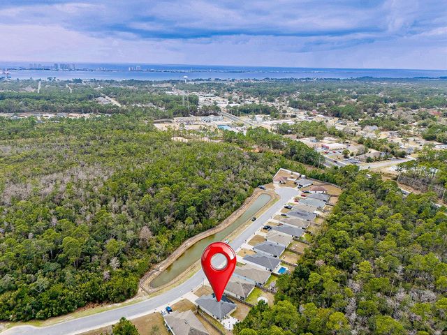 8434 Island Drive, Navarre, FL 32566