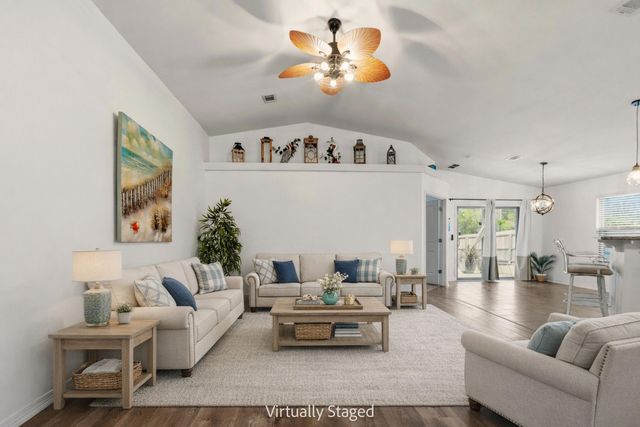 8434 Island Drive, Navarre, FL 32566