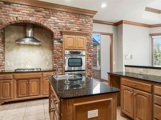 18632 Wolf Creek Drive, Edmond, OK 73012