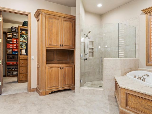 18632 Wolf Creek Drive, Edmond, OK 73012