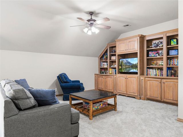 18632 Wolf Creek Drive, Edmond, OK 73012
