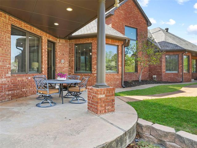 18632 Wolf Creek Drive, Edmond, OK 73012