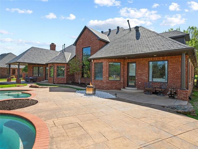 18632 Wolf Creek Drive, Edmond, OK 73012
