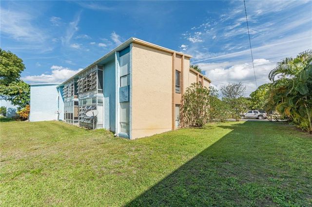 1555 14th Avenue 201, Vero Beach, FL 32960