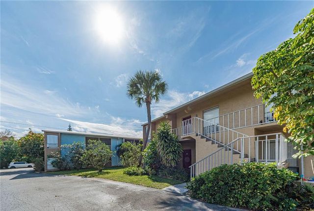 1555 14th Avenue 201, Vero Beach, FL 32960