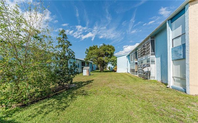 1555 14th Avenue 201, Vero Beach, FL 32960