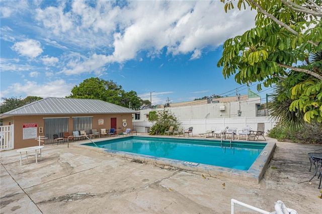 1555 14th Avenue 201, Vero Beach, FL 32960