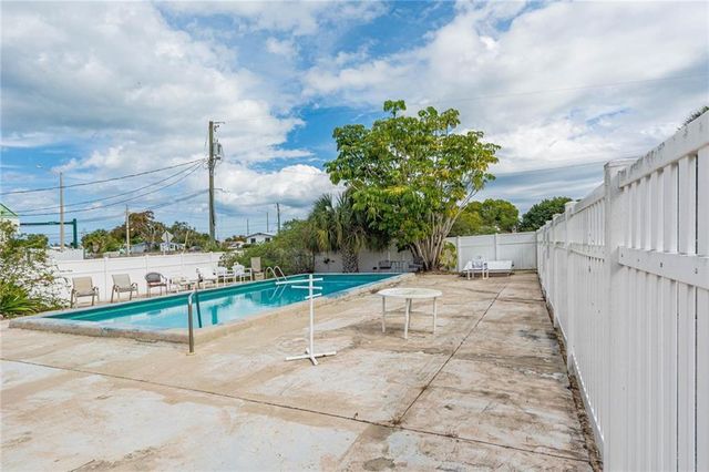 1555 14th Avenue 201, Vero Beach, FL 32960