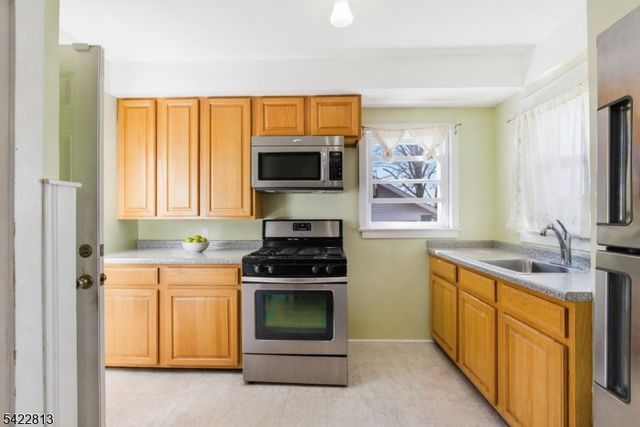566 Chapman St, Hillside Twp., NJ 07205