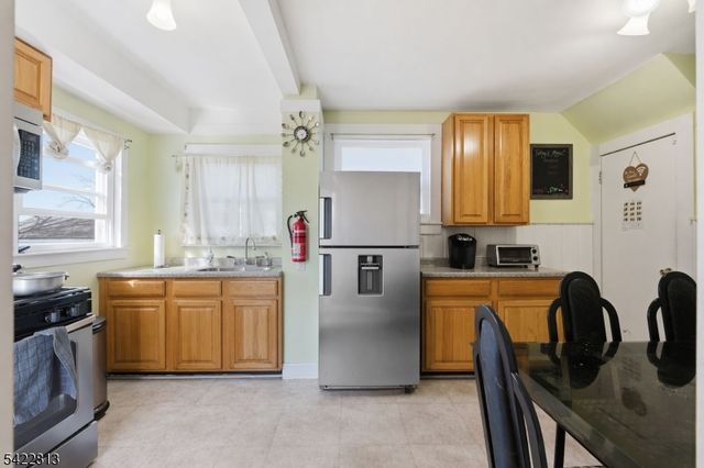 566 Chapman St, Hillside Twp., NJ 07205