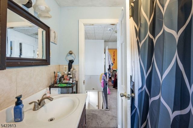 566 Chapman St, Hillside Twp., NJ 07205