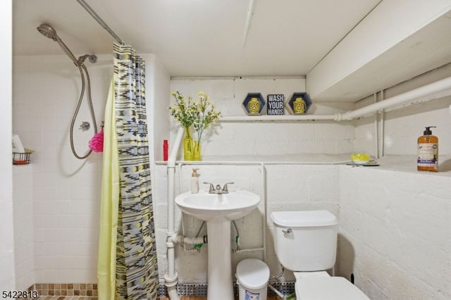 566 Chapman St, Hillside Twp., NJ 07205
