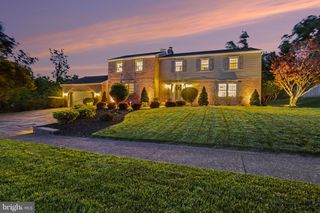 2265 FOREST HILLS DR, Harrisburg, PA 17112