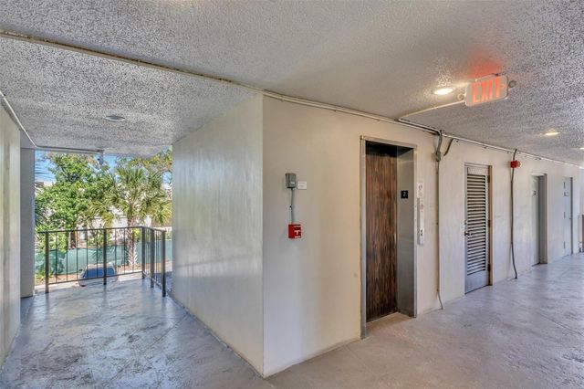 4850 NW 29th Court 221, Lauderdale Lakes, FL 33313