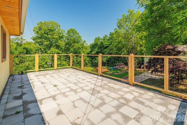 153 Vinewood Circle, Asheville, NC 28806