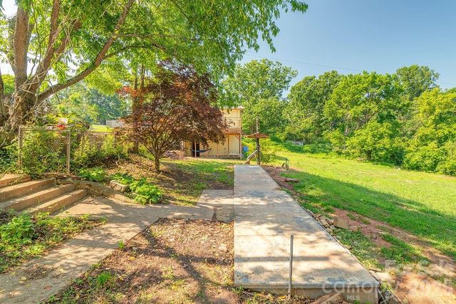 153 Vinewood Circle, Asheville, NC 28806