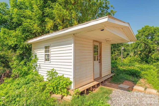 153 Vinewood Circle, Asheville, NC 28806