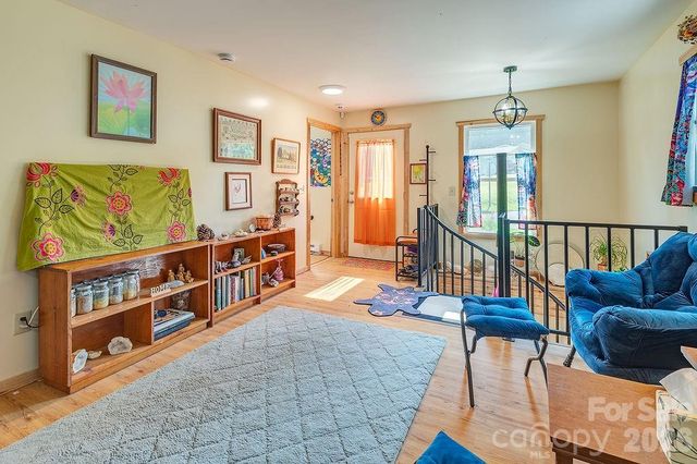 153 Vinewood Circle, Asheville, NC 28806