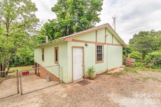 153 Vinewood Circle, Asheville, NC 28806