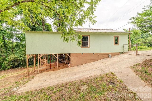 153 Vinewood Circle, Asheville, NC 28806