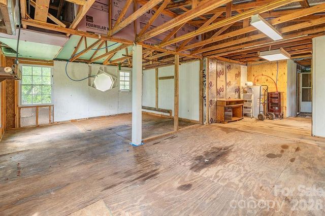153 Vinewood Circle, Asheville, NC 28806