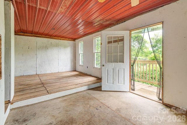 153 Vinewood Circle, Asheville, NC 28806