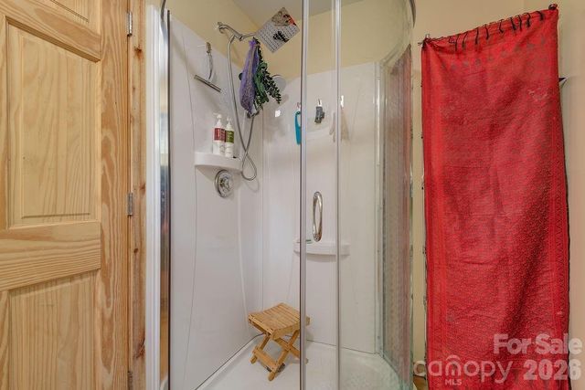 153 Vinewood Circle, Asheville, NC 28806