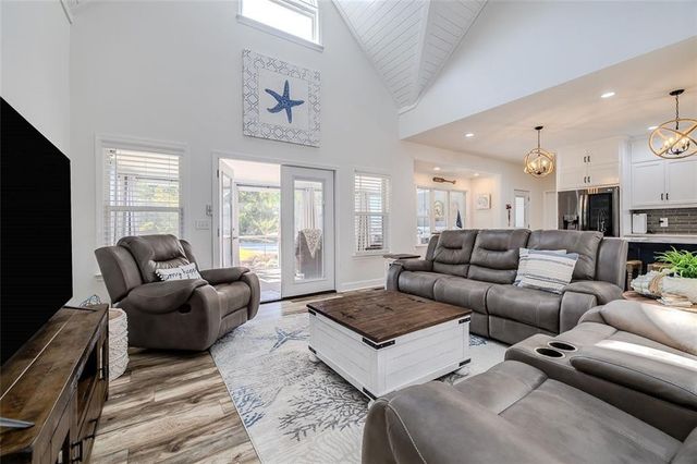 1045 Par Drive NE, Townsend, GA 31331