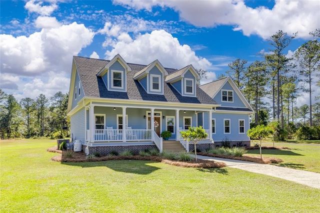 1045 Par Drive NE, Townsend, GA 31331