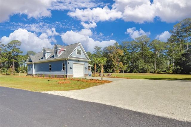 1045 Par Drive NE, Townsend, GA 31331
