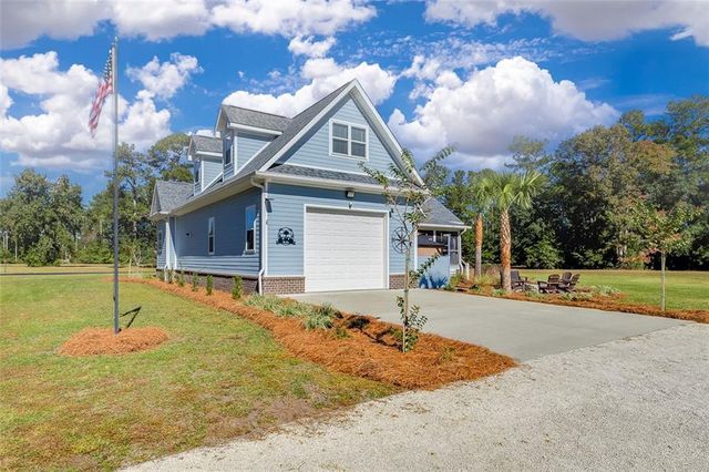 1045 Par Drive NE, Townsend, GA 31331