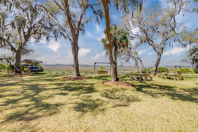 1045 Par Drive NE, Townsend, GA 31331
