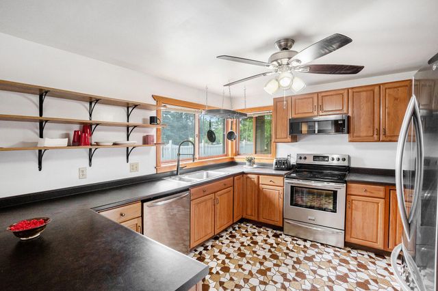 863 E Wilcox Avenue, White Cloud, MI 49349