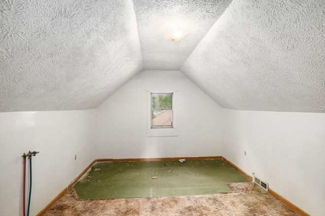 863 E Wilcox Avenue, White Cloud, MI 49349