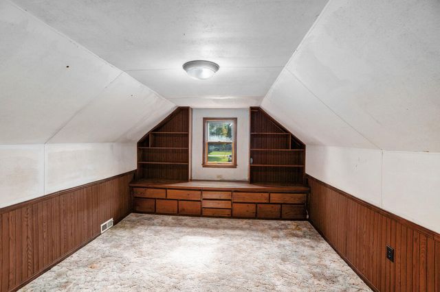 863 E Wilcox Avenue, White Cloud, MI 49349