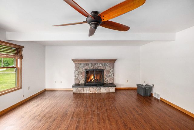 863 E Wilcox Avenue, White Cloud, MI 49349