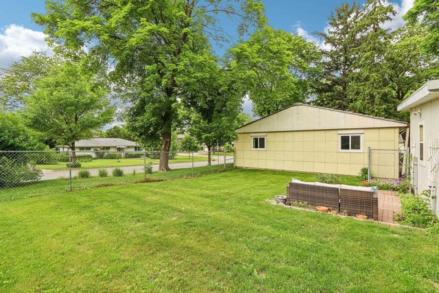 3553 Heather Crest, Madison, WI 53705