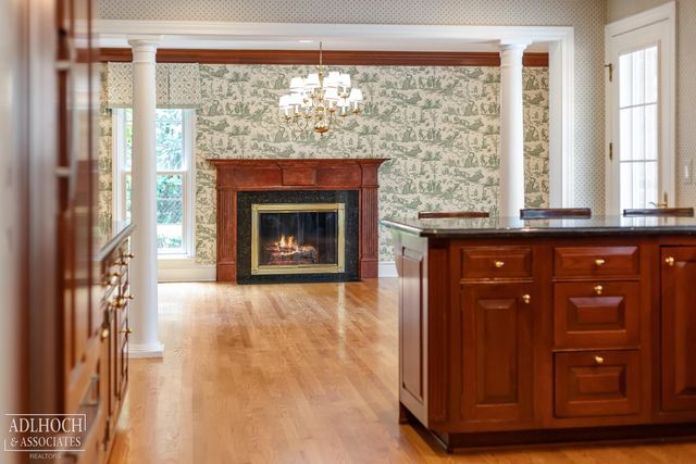 15345 Windmill Pointe Road, Grosse Pointe Park, MI 48230