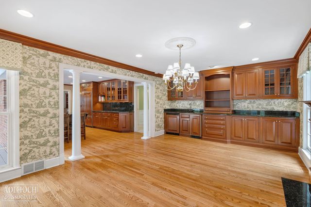 15345 Windmill Pointe Road, Grosse Pointe Park, MI 48230