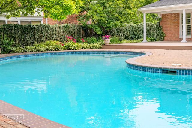 15345 Windmill Pointe Road, Grosse Pointe Park, MI 48230