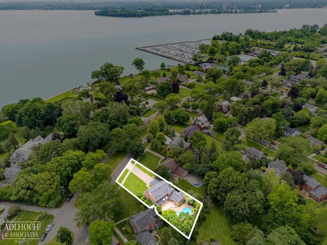 15345 Windmill Pointe Road, Grosse Pointe Park, MI 48230