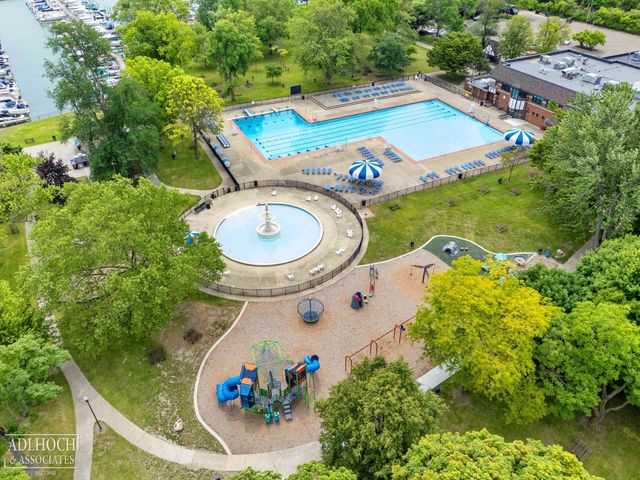 15345 Windmill Pointe Road, Grosse Pointe Park, MI 48230