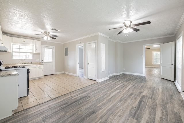 2206 Alabama Street, Baytown, TX 77520