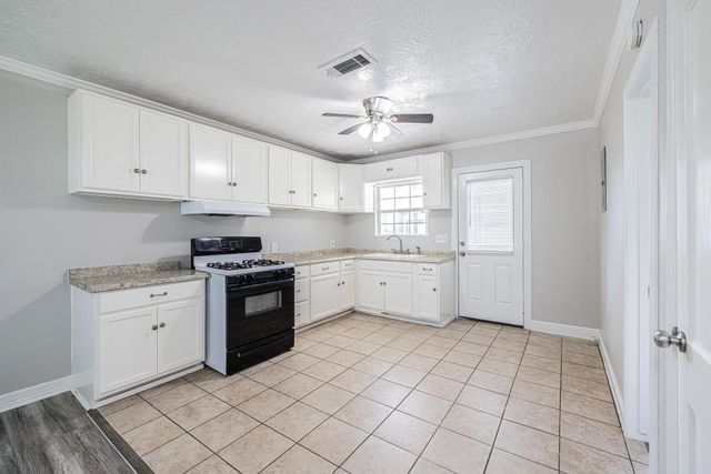 2206 Alabama Street, Baytown, TX 77520