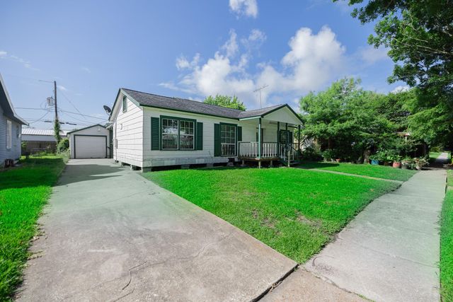 2206 Alabama Street, Baytown, TX 77520