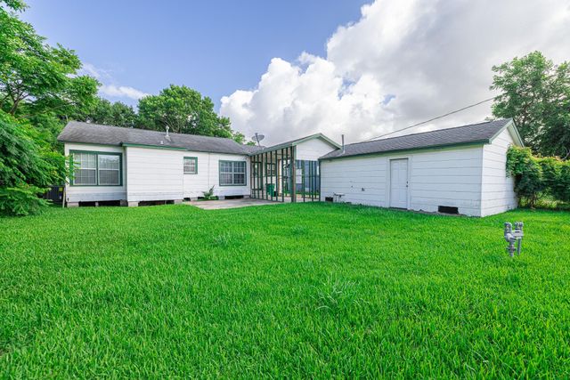 2206 Alabama Street, Baytown, TX 77520