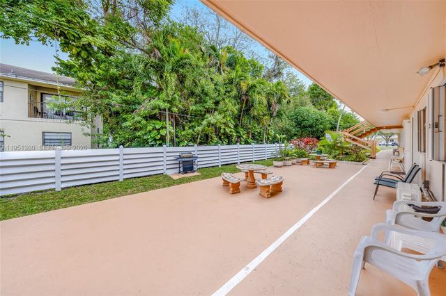 815 SW 10th Ter 6V, Hallandale Beach, FL 33009